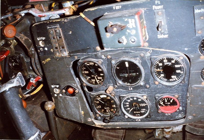 http://i1093.photobucket.com/albums/i423/nuuumannn/Forum%20Images/Instrumentpanel.jpg