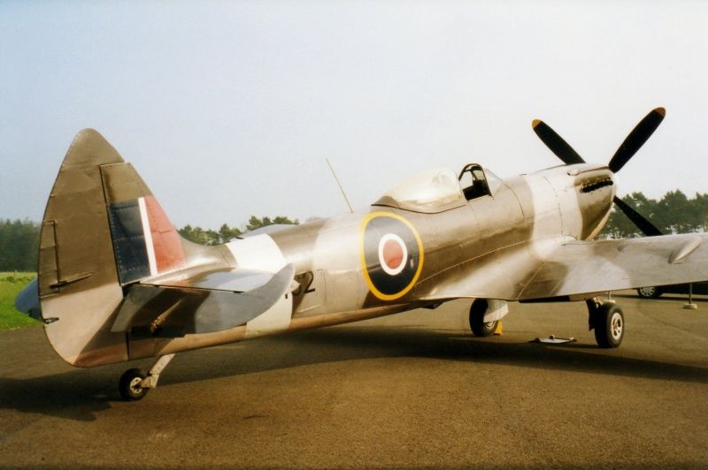 http://i1093.photobucket.com/albums/i423/nuuumannn/Spitfires/TE462iiiii.jpg