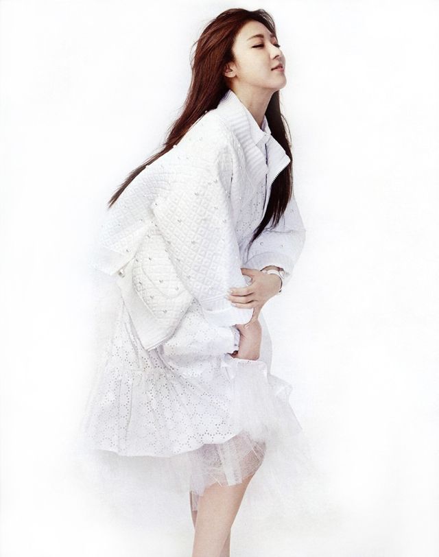 Actress Ha Ji Won Lovely White Look For Style Magazine 