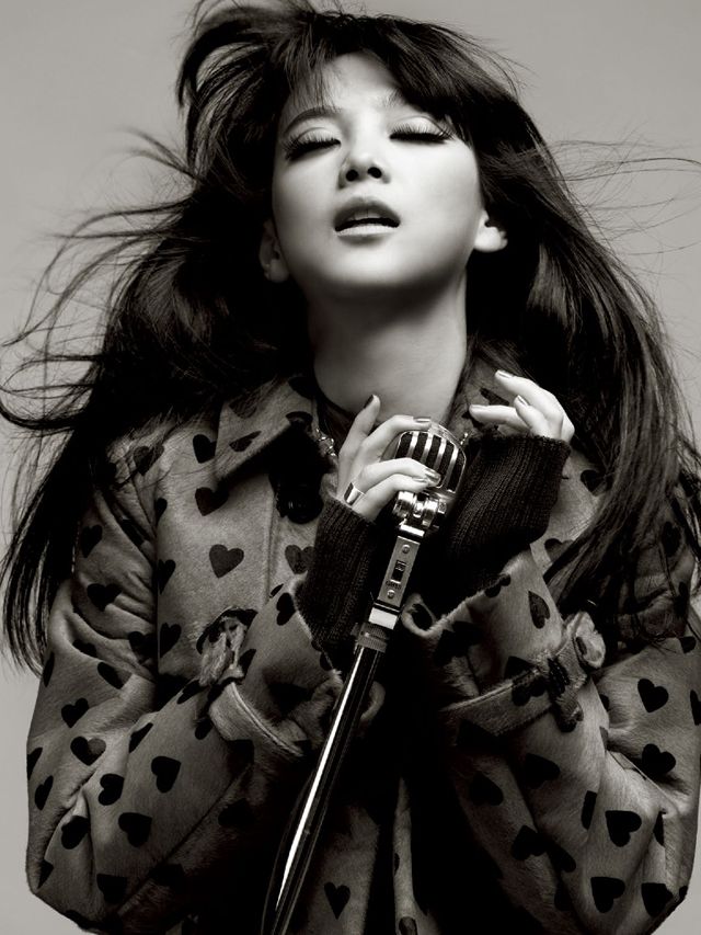 Be Seduced By More Singles Pics Of Vixens Han Ye Seul Yoon Seung Ah Couch Kimchi