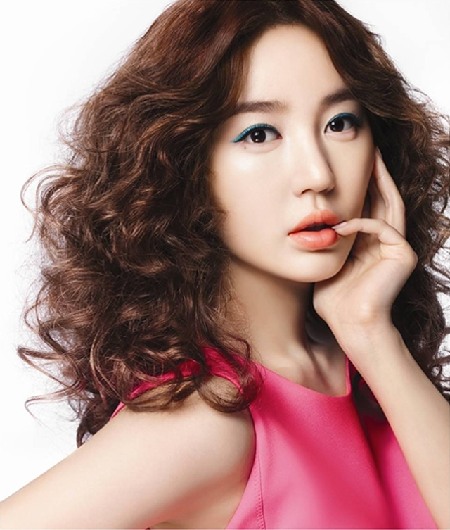 Yoon Eun Hye Wigs Out For Mac S Summer Campaign Couch Kimchi