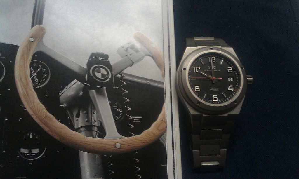 i1093.photobucket.com/albums/i434/rubencurmi/IWC_BMW.jpg