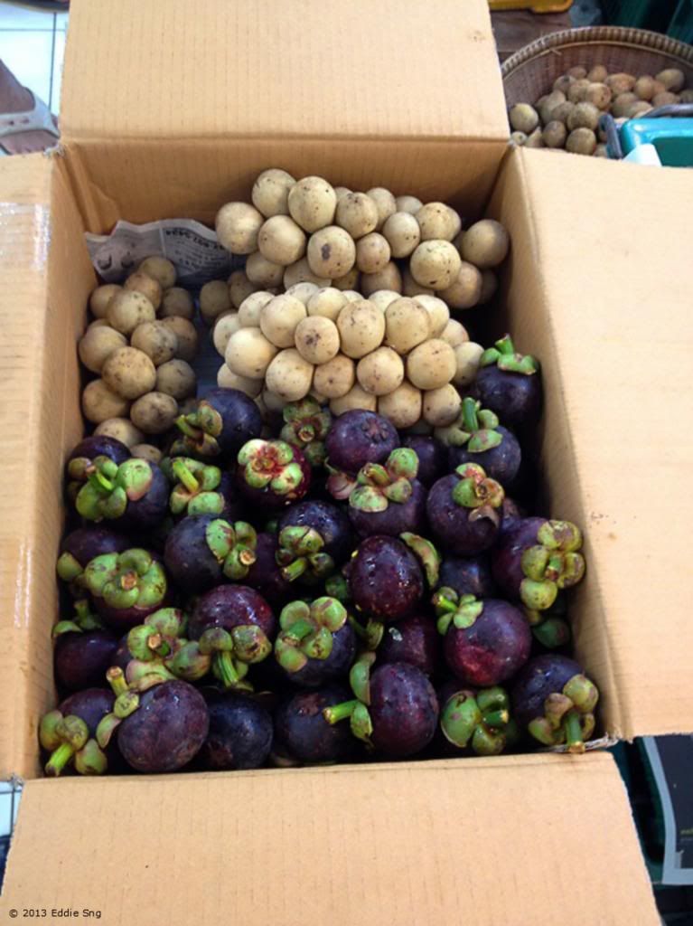 Boxed Fruits in OrTorKor BKK photo OrTorKorMarketFruitsinaBox01.jpg