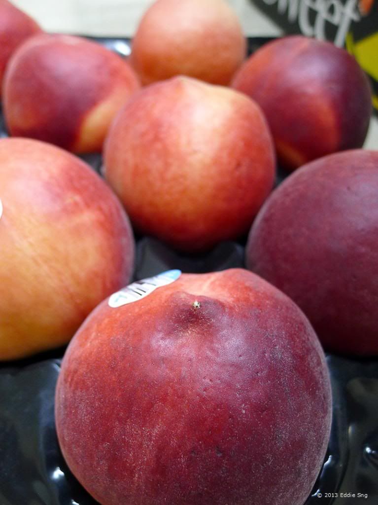 USA White Peaches Fuzzy Skin photo USAWhitePeaches06.jpg