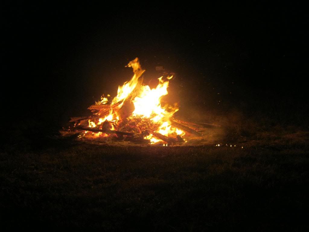 Bonfire001_zps1ae35cf3.jpg